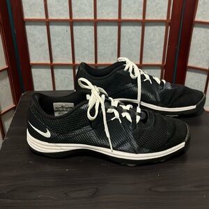 Nike Golf Shoes Classic Black and White size 8.5 Women’s